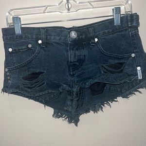 One Teaspoon Trash Whore black denim shorts. Size 25